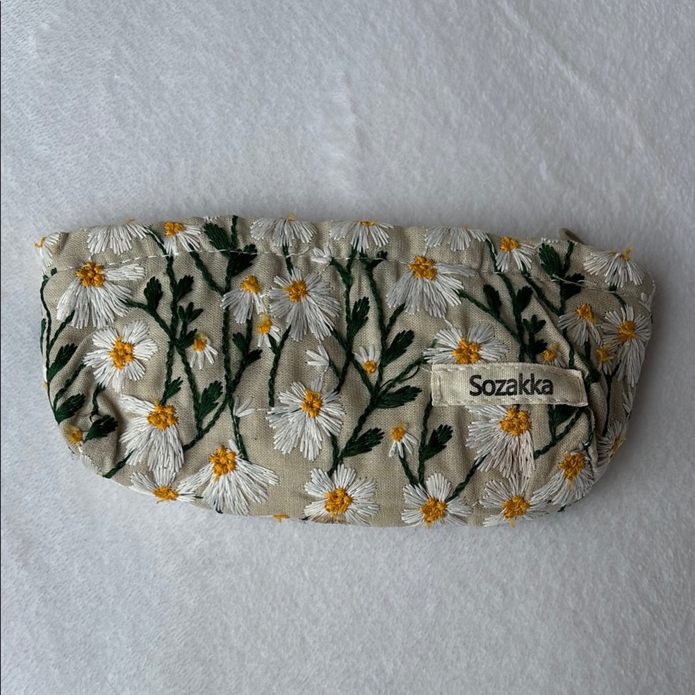 Sozakka Floral Embroidered Pouch - Picture 1 of 8